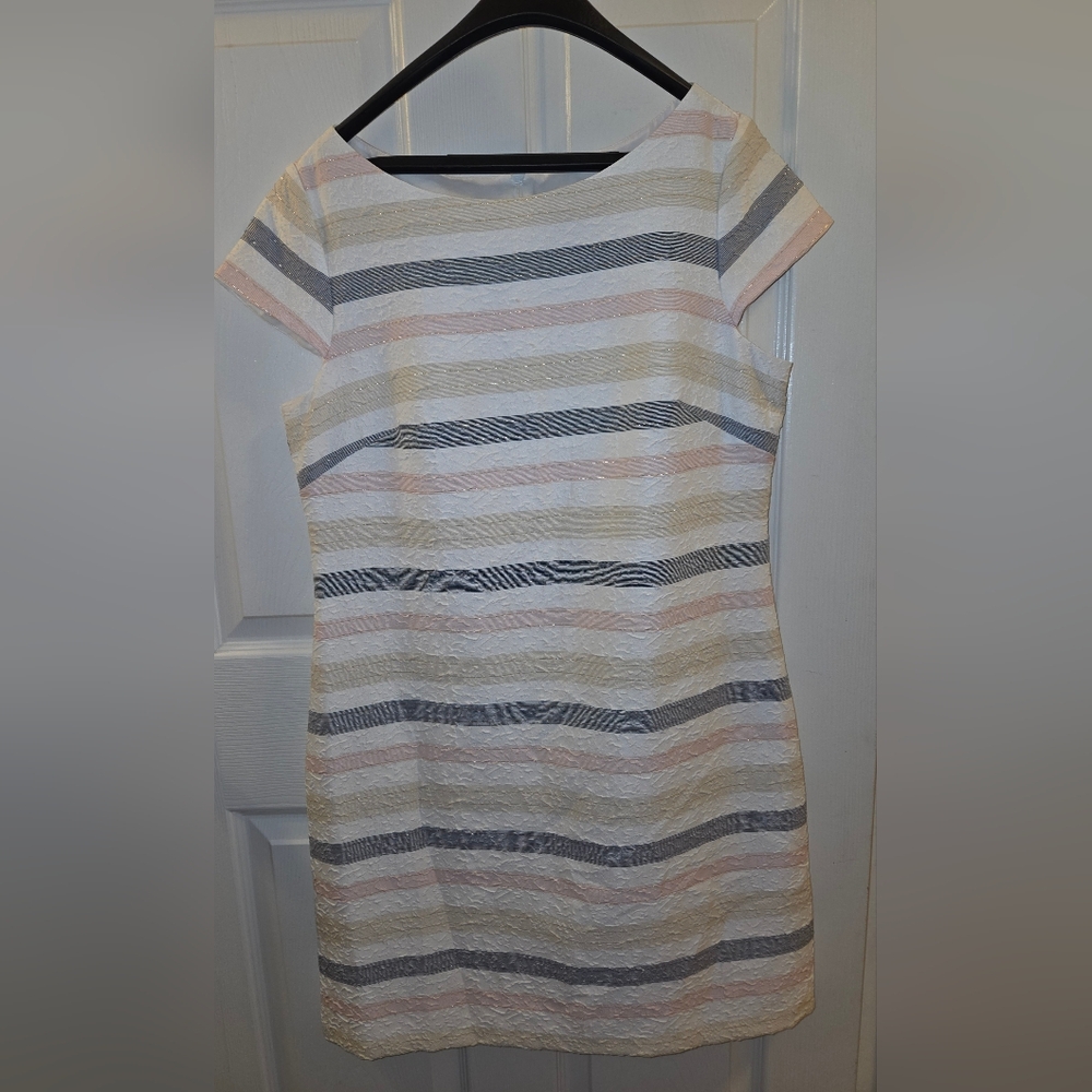 Vince Camuto Textured Dress in Cream/Gray/Pink With Gold Shimmer Thread, Size 14